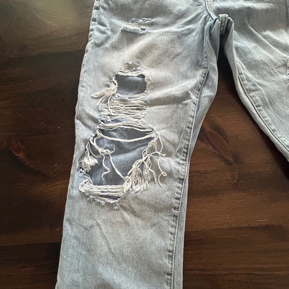 Aeropostale Women Boyfriend‎ Jeans 8 Ripped Distressed Denim Casual Lightweight - Picture 4 of 9